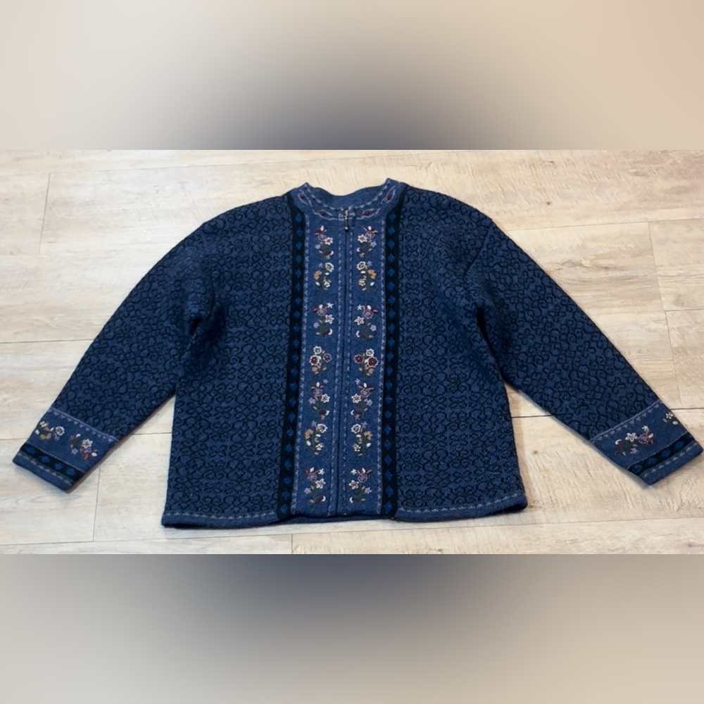 Squaw Valley Women’s 100% Wool Embroidered Front Zip Cardigan Size PL